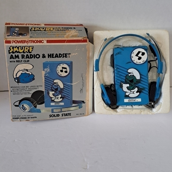 Vintage 80's Smurf AM Radio and Headset with Belt Clip Untested - Picture 1 of 15